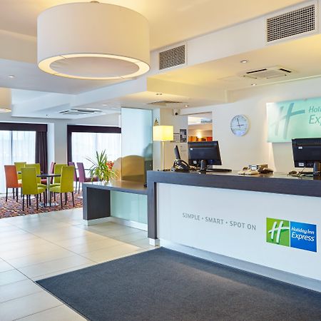 Holiday Inn Express Birmingham South A45, An Ihg Hotel Exterior photo