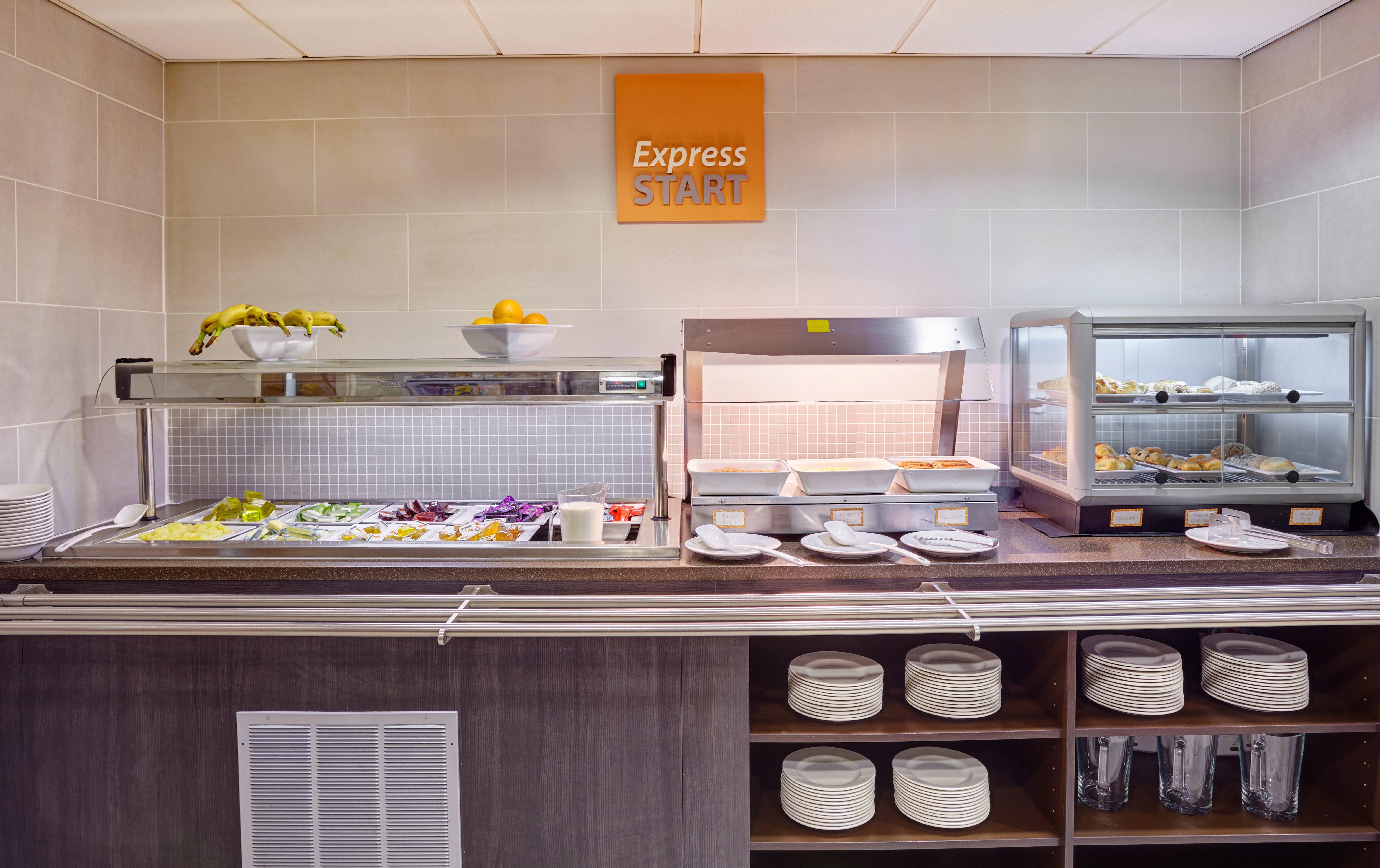 Holiday Inn Express Birmingham South A45, An Ihg Hotel Exterior photo