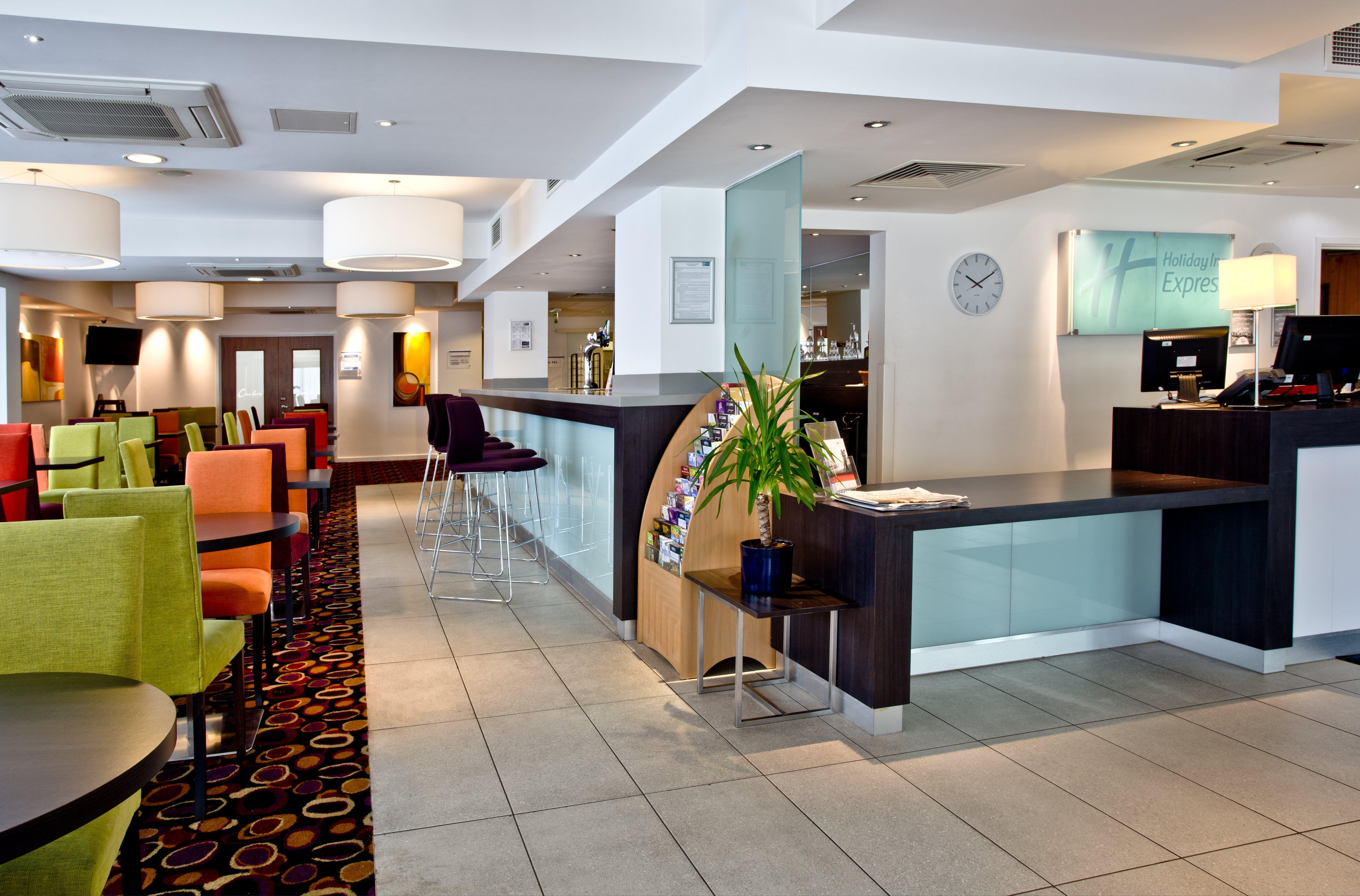 Holiday Inn Express Birmingham South A45, An Ihg Hotel Exterior photo