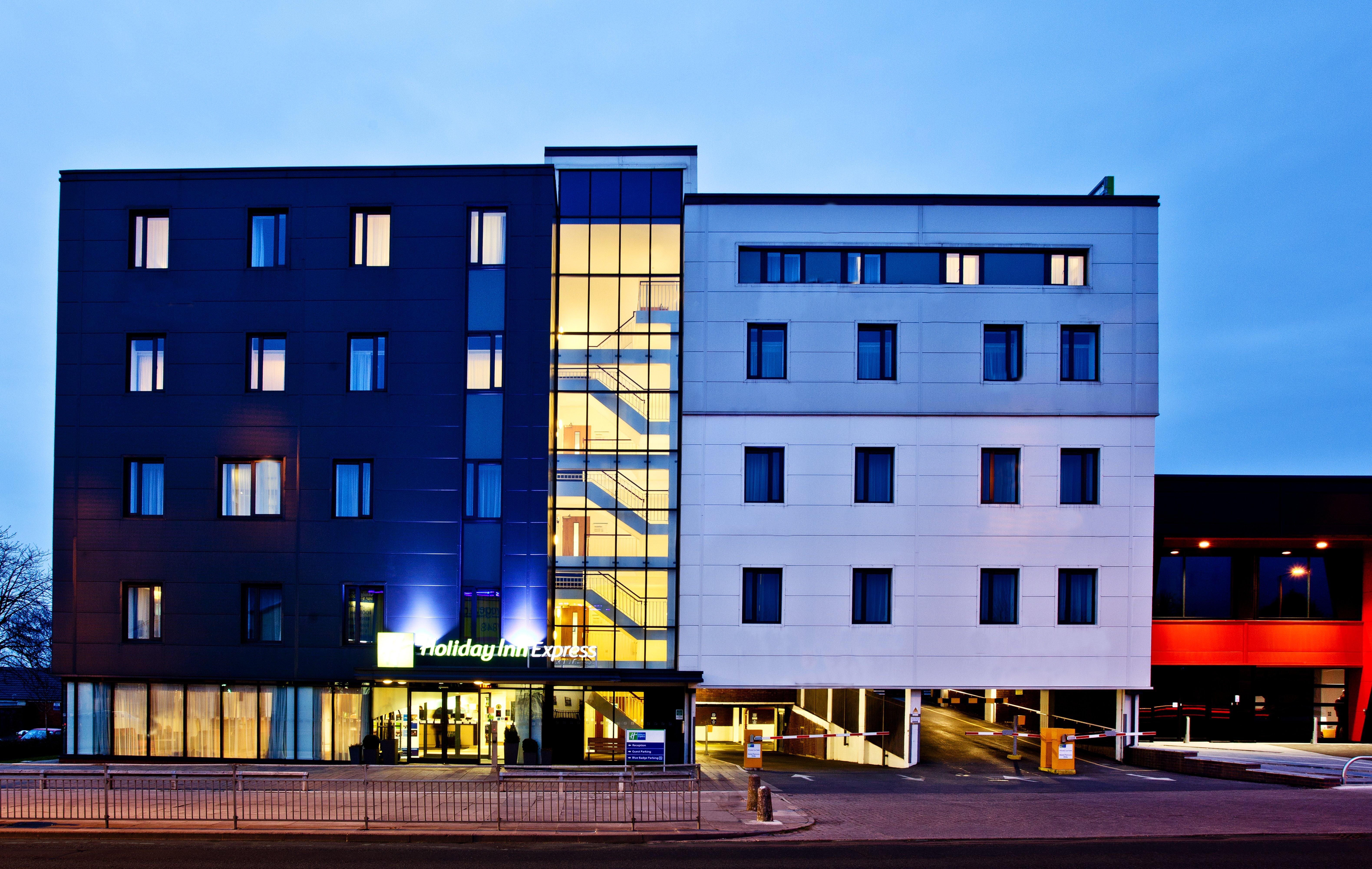 Holiday Inn Express Birmingham South A45, An Ihg Hotel Exterior photo