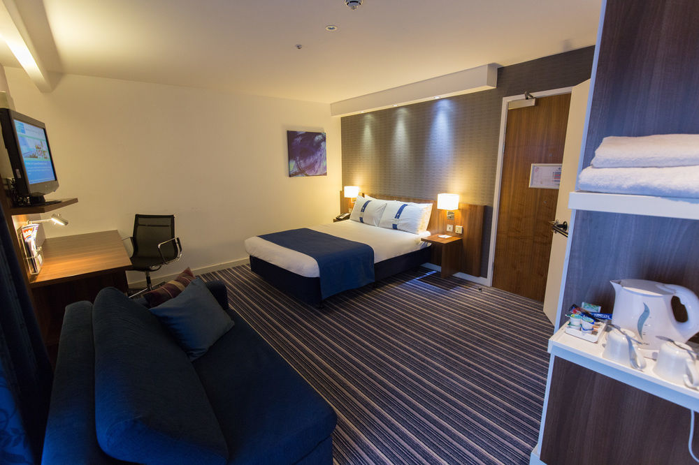 Holiday Inn Express Birmingham South A45, An Ihg Hotel Exterior photo