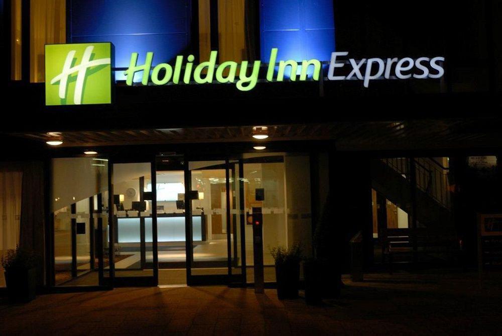 Holiday Inn Express Birmingham South A45, An Ihg Hotel Exterior photo